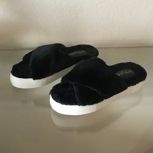 SOLD”LIKE NEW" J/SLIDES NYC FAUX FUR PLATFORM